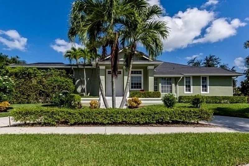 Lovely 5 BDR 3 BTH home close to Tiger tail Beach