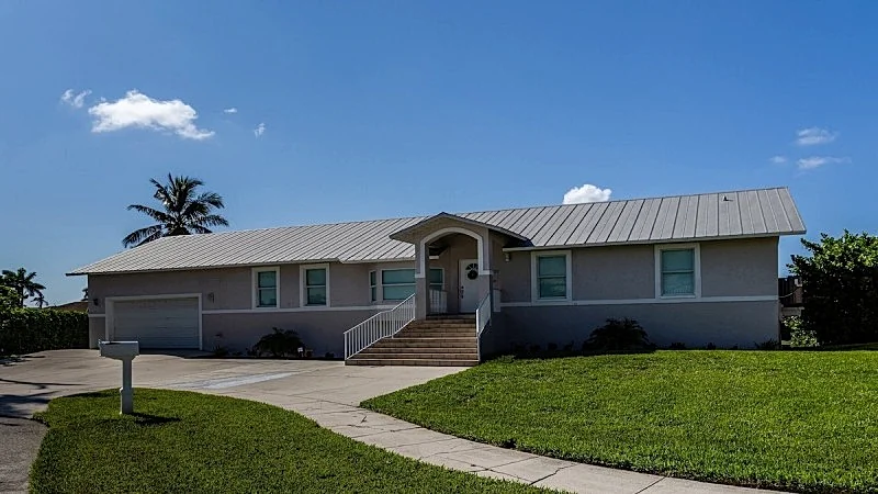 beautiful 4 bedroom, 3 bath house will accommodate 8 people comfortably.