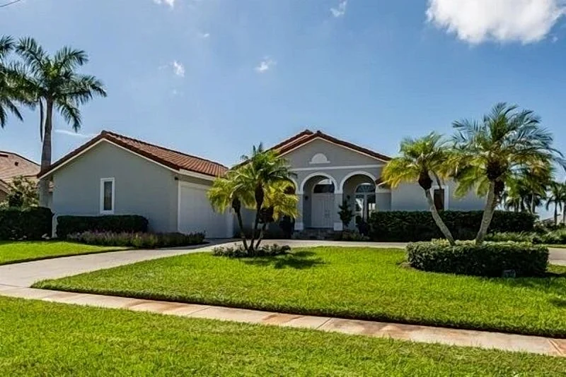 4/4.5 Home with direct access to the Gulf