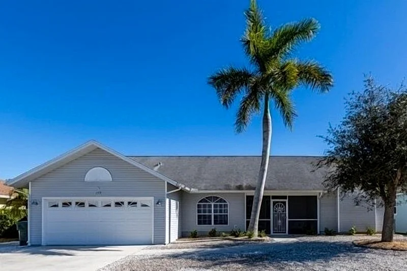 Beachy and cozy 3-bedroom, 2-bath home