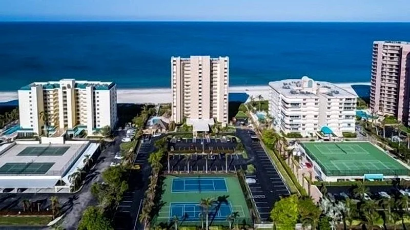 Beachfront 2/2 condo with spectacular views