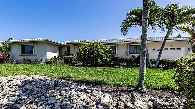 Beautiful, 3-bedroom waterfront, pool/spa home on Marco Island