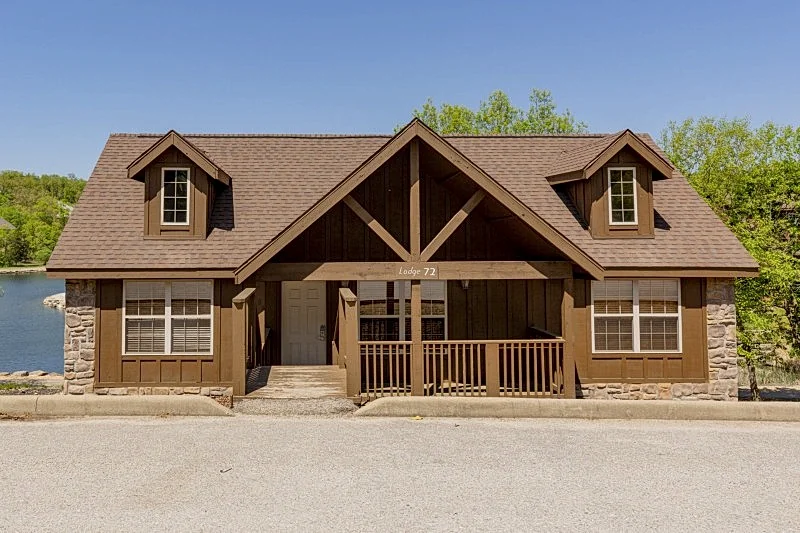 L072 Too Much Fun 2-Br Lakefront Cabin