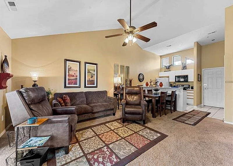 Cozy Condo In the Heart of Branson! This Unit is Perfect for a Relaxing Vacay