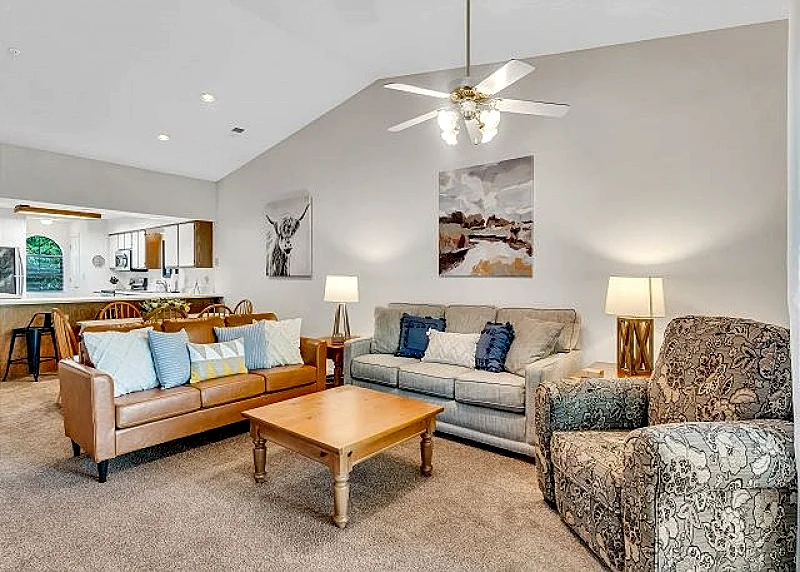 Cozy 2 Bedroom Condo in the Heart of Branson! Come Enjoy the Perfect Getaway!