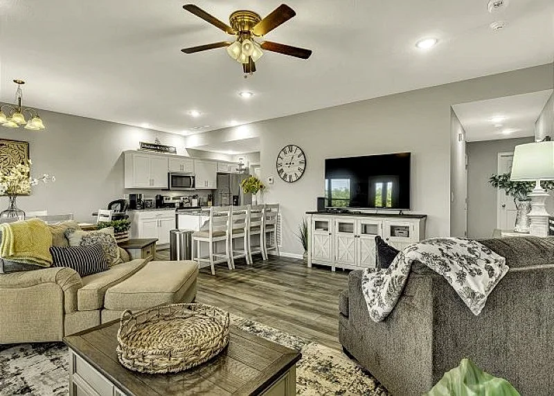 Exquisite Pet Friendly Condo Conveniently Located Close to the Fun In Branson