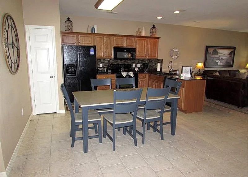 3 BR, 2 Bath Condo on the Shores of Table Rock Lake with Dock Access