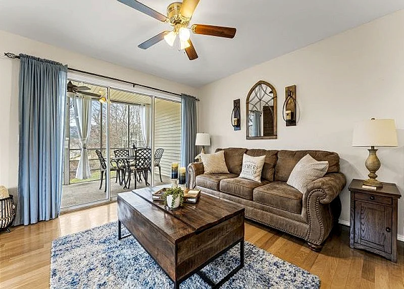 Charming Pointe Royale Two-Story 2 BR Condo Perfect for a Cozy Getaway!