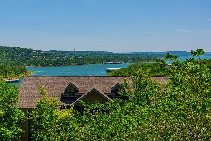 Lakefront 2BD Treehouse Condo at Indian Point, Overlooking Table Rock Lake