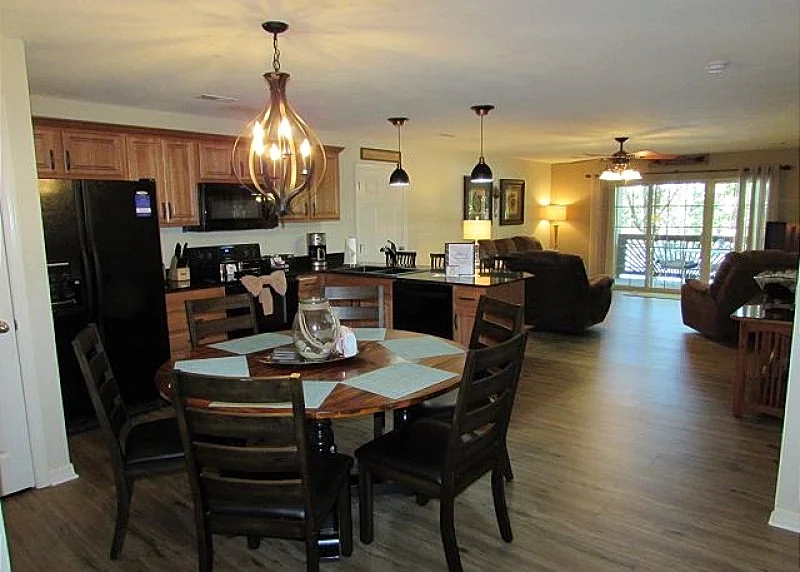 Luxury 3-Bedroom Lakefront Condo with Private Dock at Vickery Resort, Branson