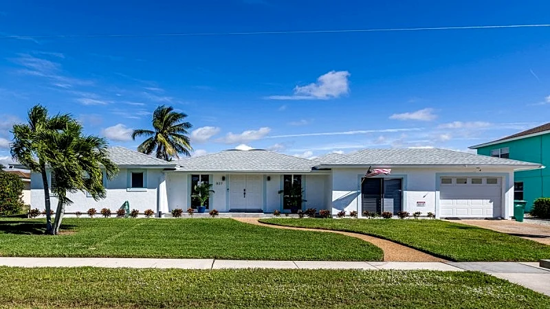 Luxury Waterfront Home at 827 Chestnut Ct with Heated Pool in Marco Island
