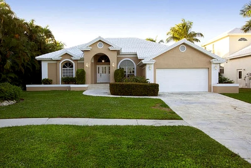 Beautiful Marco Island 3/2 Home Steps from Tigertail Beach at 533 Hernando Dr