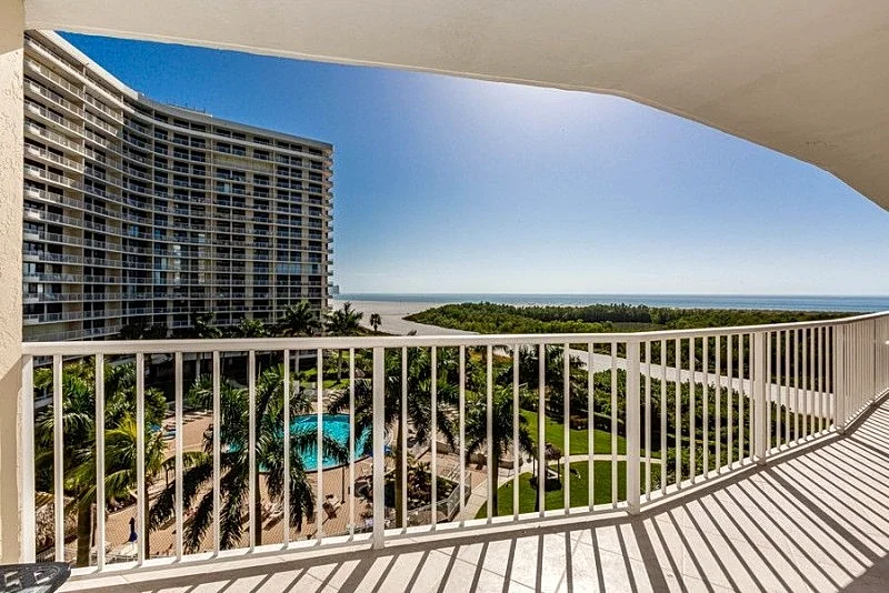 Spectacular South Seas Towers 4-607, 6th Floor, 2 decks, Sunrises, Sunsets - Marco Island