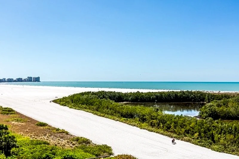 South Seas Towers 4-711, Towers 4 Condo Perfect for 6 Guests in Tigertail Beach - Marco Island