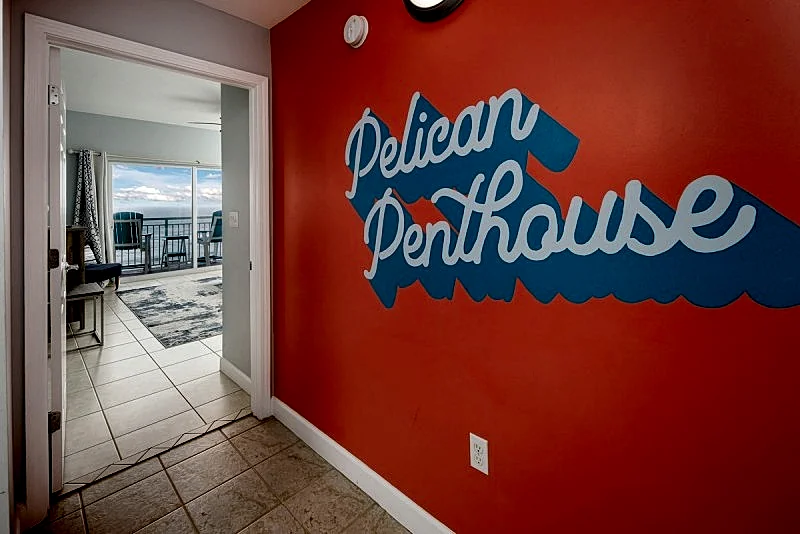 Pelican Isle 609: Pelican Penthouse - Top floor Beachfront master and LR