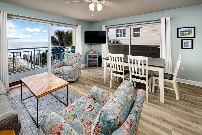 Pelican Isle 218: Rare End Unit~Wrap-Around Balcony~2 King Beds+Bunks!