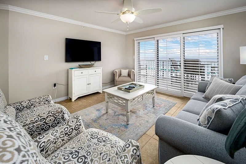 Gulf Dunes 410: Phenomenal end unit! WIFI, FREE BEACH SVC