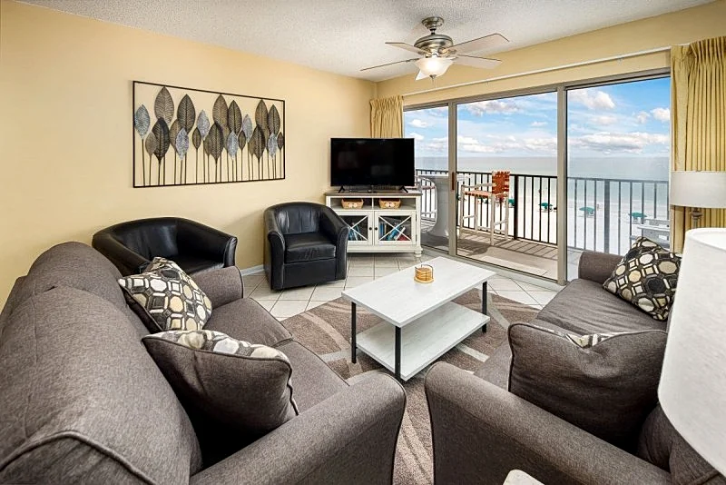 ETW 3002- Spacious beach condo- full kitchen, w/d, balcony, pool, BBQ