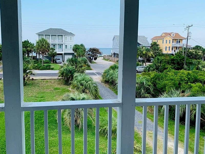 Folly Beach Vacation Rental – Marsh Mellow – 5BR/4BA 2nd row home with breathtaking views!