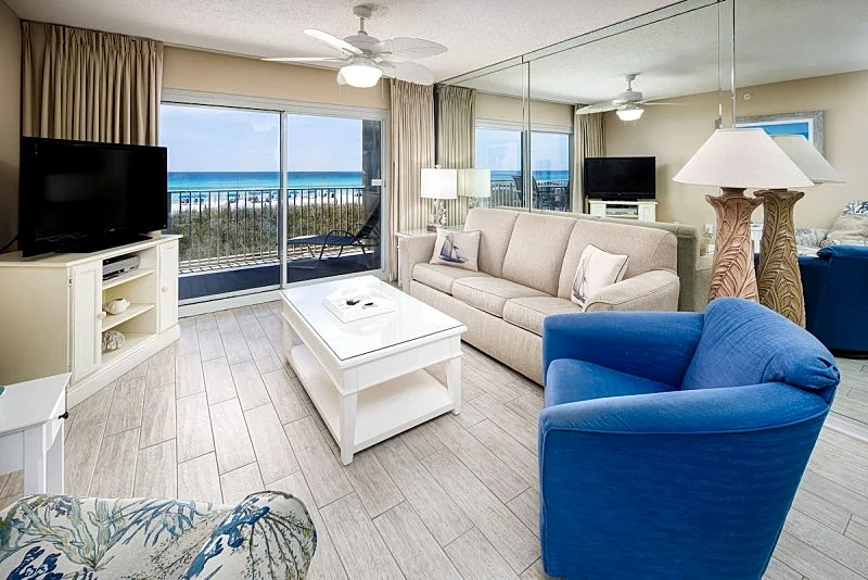 Summerlin 103: High-End furnishing -bistro patio set - beach service & more!*