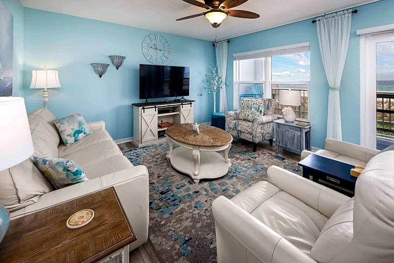 Islander 2002: Professionally decorated beach front 2BR, WIFI,LCDTV