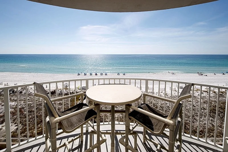Island Princess 608: Roomy, upscale, rounded balcony, reserved parking + more