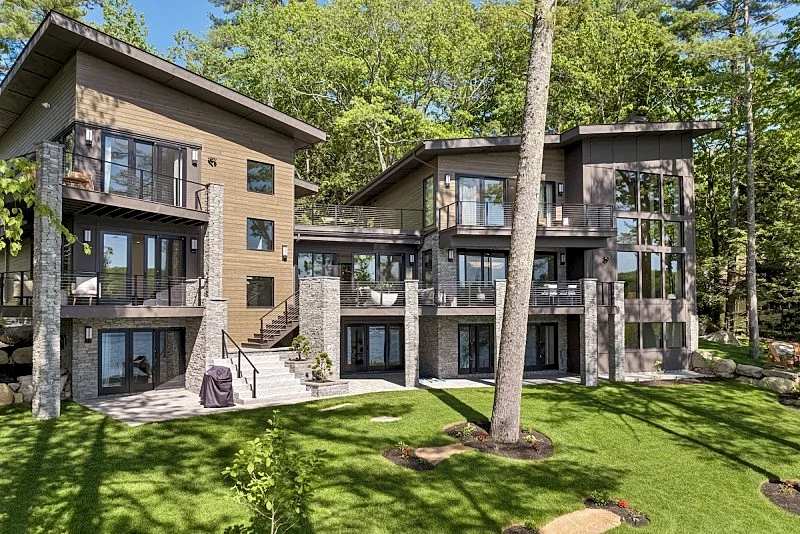 Luxury Winnipesaukee Home with 176 Ft Frontage Sleeps 17