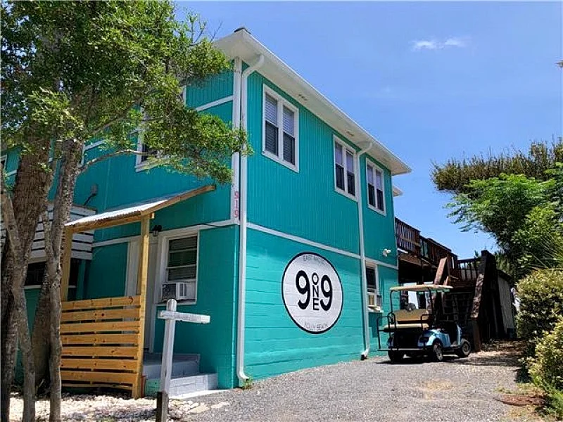 Surf Shack -1 bedroom beachfront paradise!