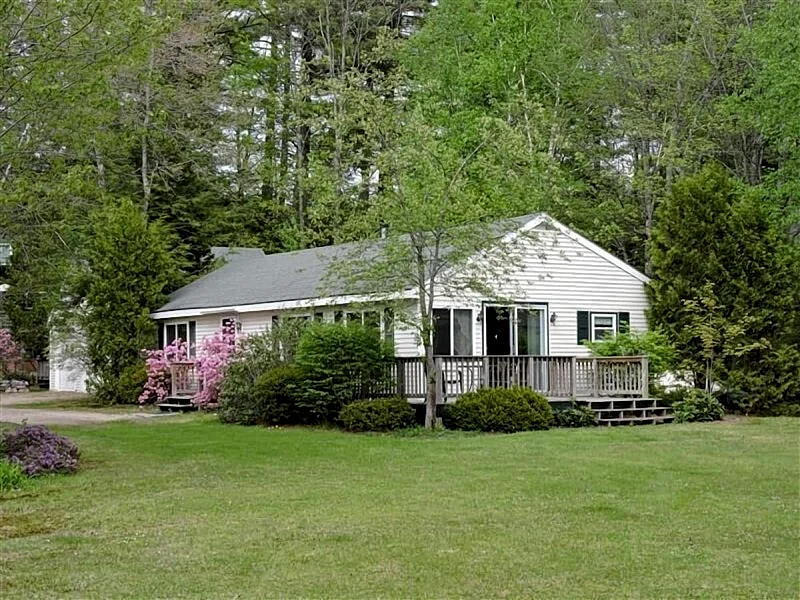 Wonderful 3 BR Winnipesaukee Waterfront Dock Beach
