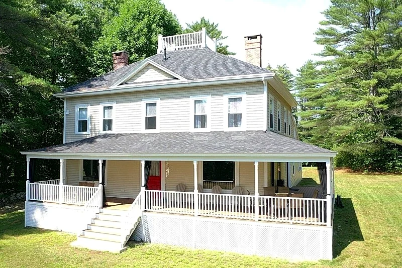 Historic Victorian on Mirror Lake Sleeps 16
