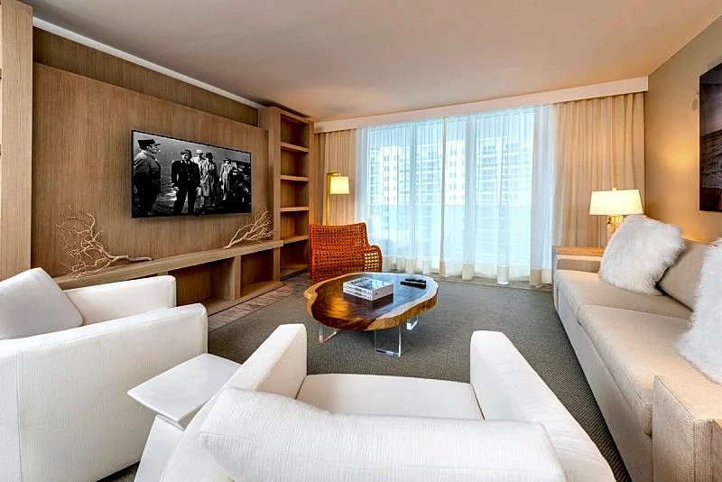 Oceanview Private Condo at 1 Hotel & Homes -1106