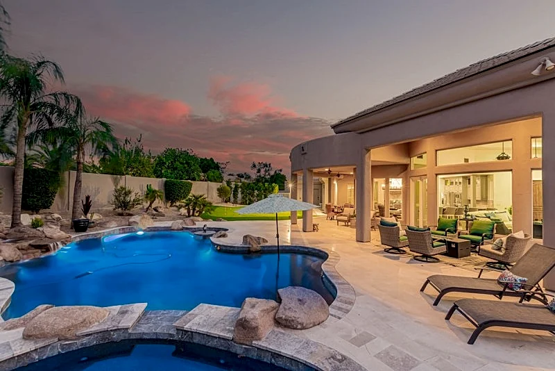 Red Mountain Private Sanctuary! Heated Pool, Spa and Putting Green! 2 Primary Suites!