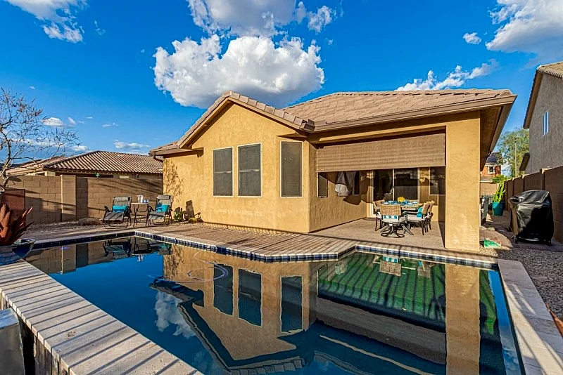 Super Fresh Pool Home! Private, Sleeps 8, Office!