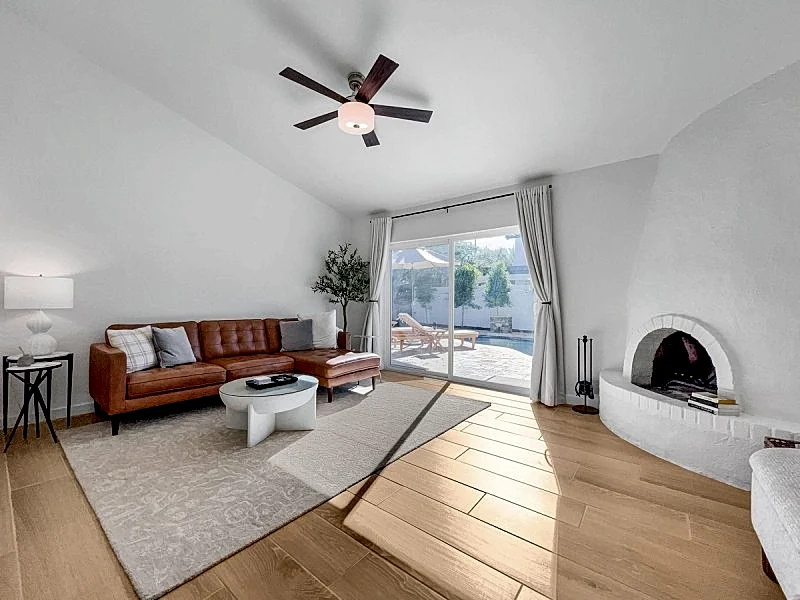 Fireplace- Elegance- Comfort- Location!