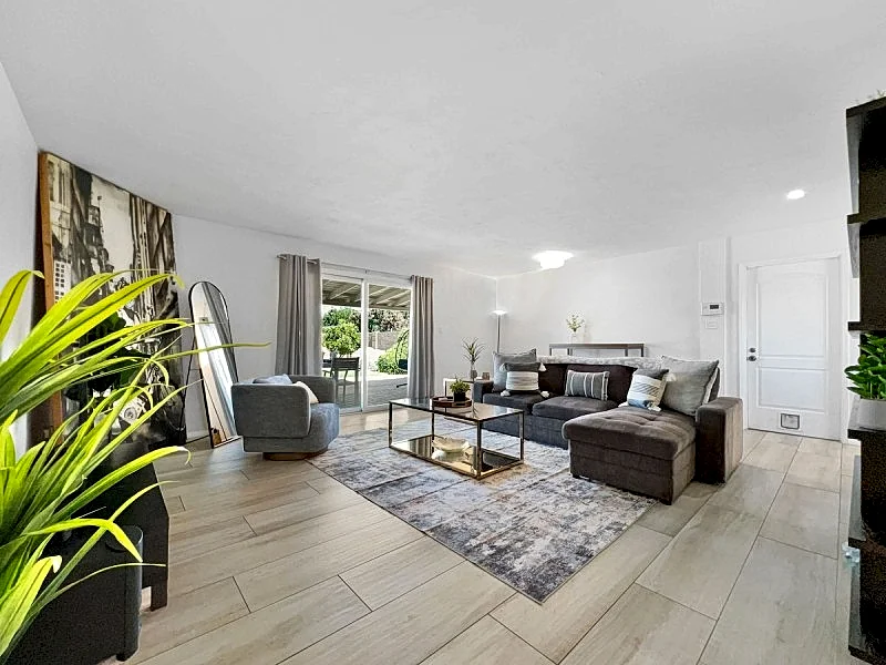 Pet Friendly, 1 car garage, Walk to Old Town Shops