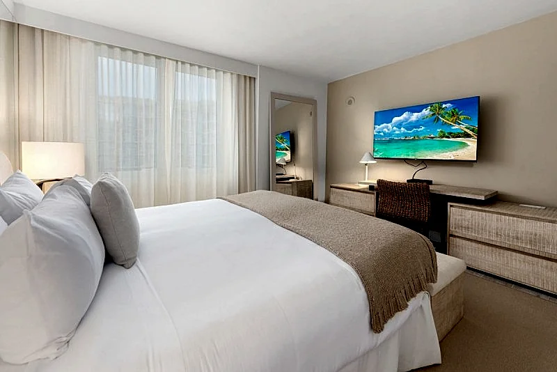 Oceanview Private Condo at 1 Hotel & Homes -1211