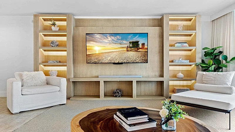 1 HOTEL & HOMES 904