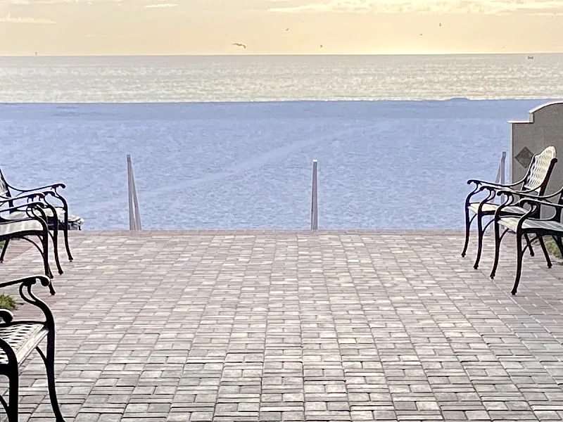 RENOVATED Villa Beachside, Siesta Key private beach access 2br/2ba