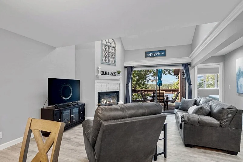 Knolls 0133 - Beautiful Top Floor Condo!