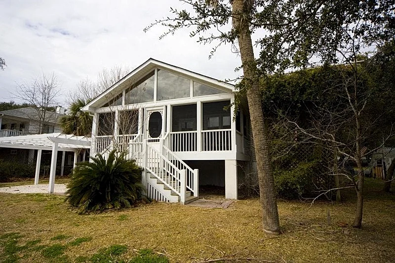 Ashley Haven 2 Minute Walk to the Beach! Super Cute 3 Bedroom House