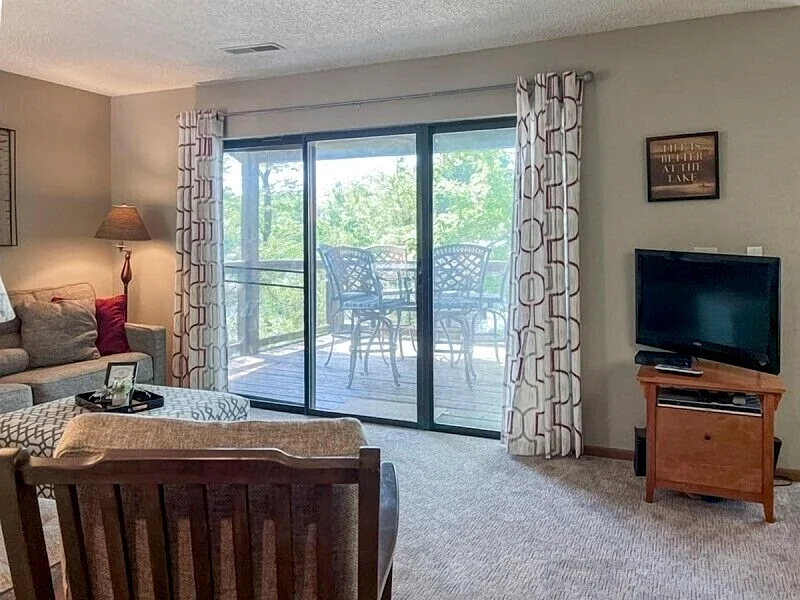 Lone Oak Point 31 - A Vintage Lake Vacation!