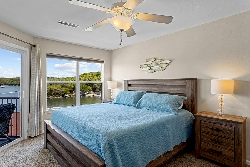 Clearwater 773-2B, a stunning view awaits!