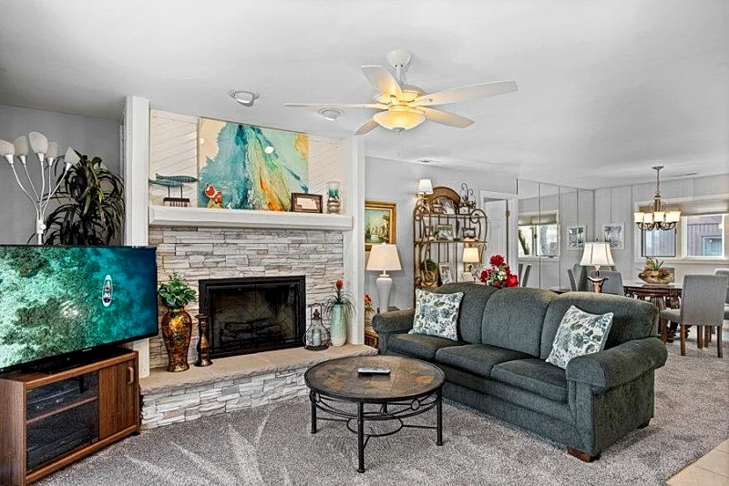 Knolls 1124 - Beautiful Upper Level Condo!