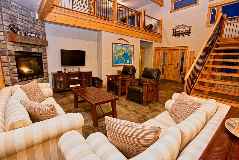 Elk Ridge: Hot Tub, Pet Friendly, Pool Table, and Gas Fireplace
