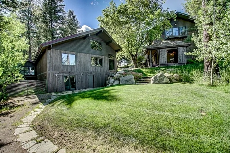 Mackinaw Manor - Lake views - Downtown - Hot tub - Game Room - Theatre