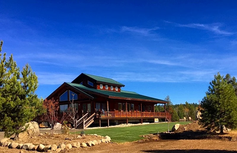 Broken Ridge Ranch-sleeps 34 - Hot Tub - Game Room - AC - Kids Play Area