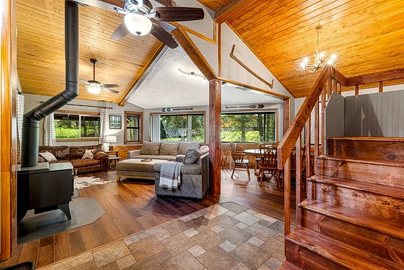 New! Dew Drop Inn - Pet Friendly, 5-min walk to river access