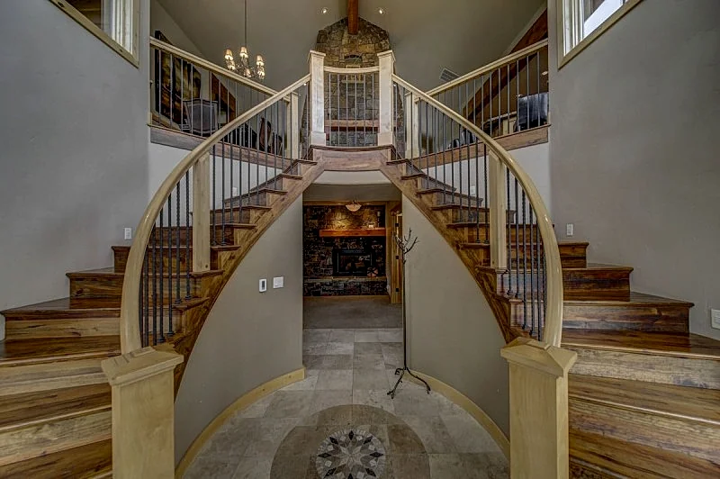 Bear Discovery - Spectacular - Tamarack - 5BR - ski in ski out - hot tub
