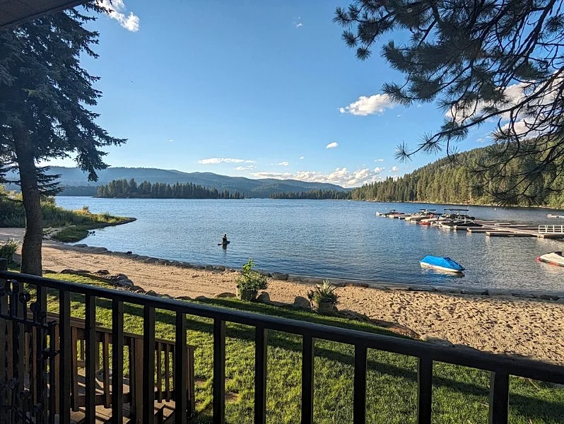 New* Tamarack Bay Classic - Lakefront condo - dock - pool - beach