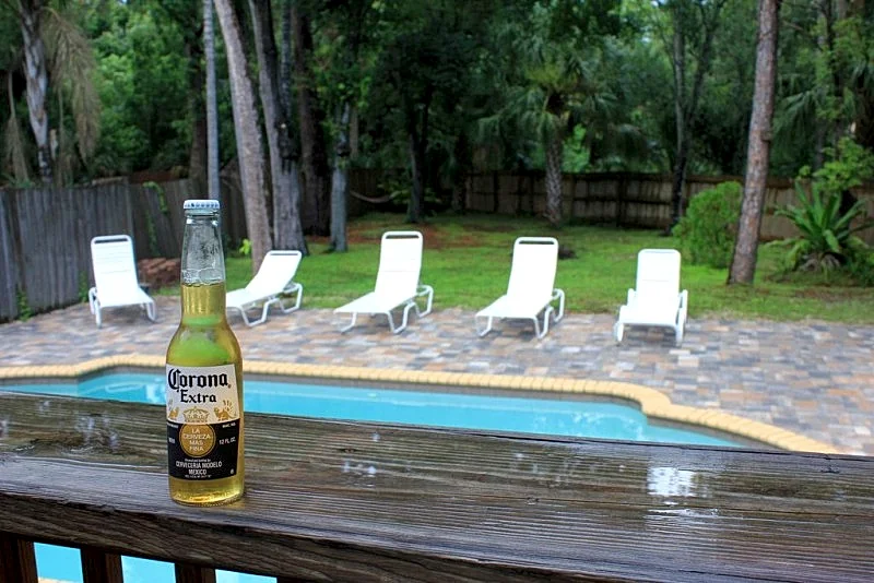 Relax and Enjoy your Visit to Tampa in the Tropical Pool House!